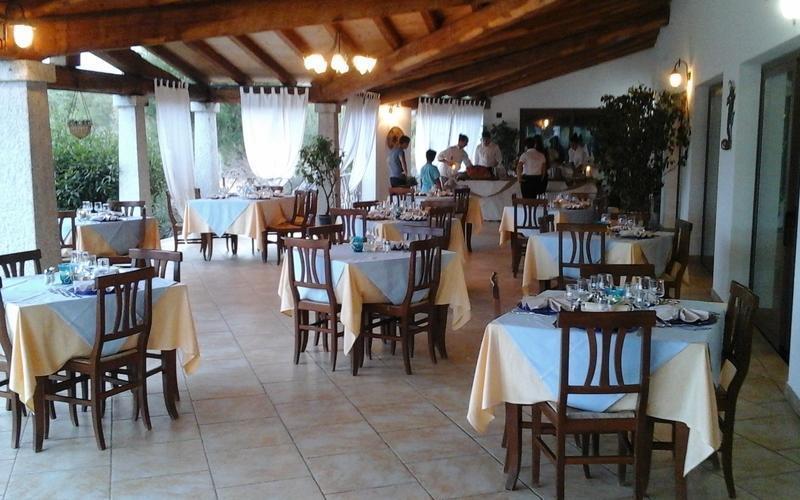 Hotel Lu Baroni Budoni Exterior foto