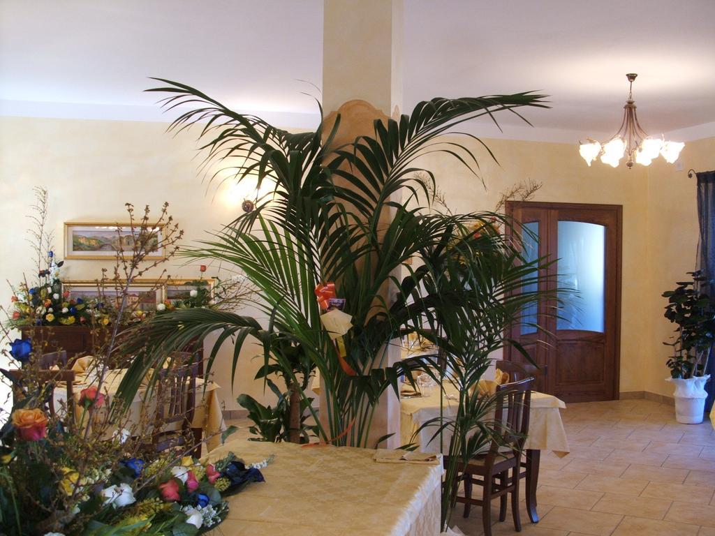Hotel Lu Baroni Budoni Exterior foto
